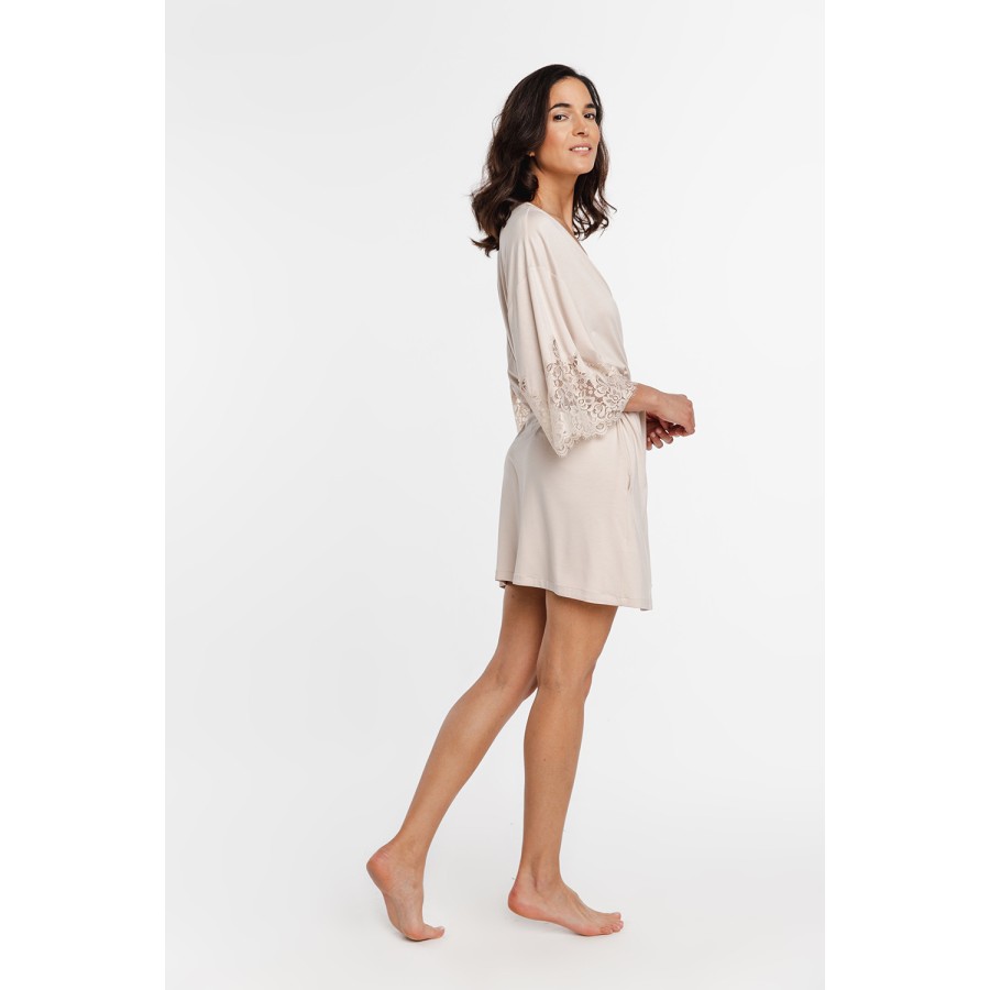 Bata rosa de micromodal para estar en casa
